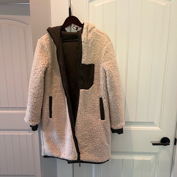 Mid length reversible  Sherpa lined winter coat - Picture 4 of 6